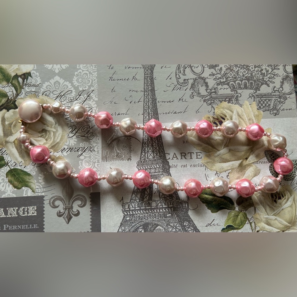 GORGEOUS VINTAGE BEADED NECKLACE